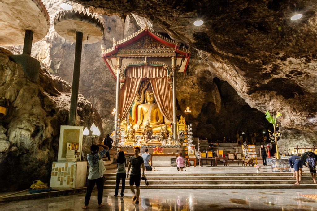 Dragon Head Cave Temple