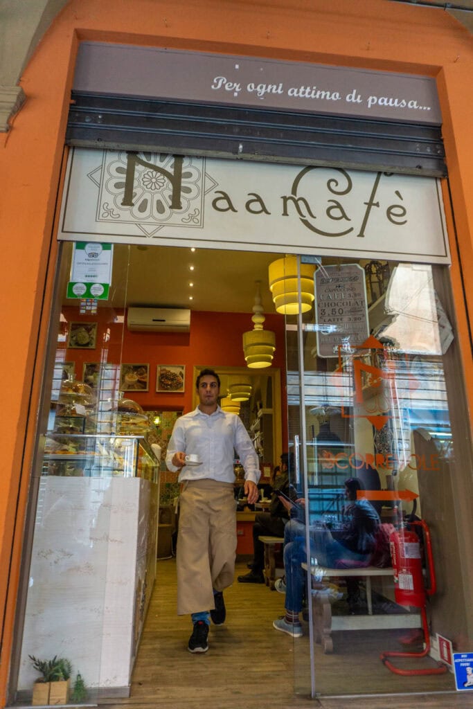 Lekker eten in Bologna - Naama Cafe