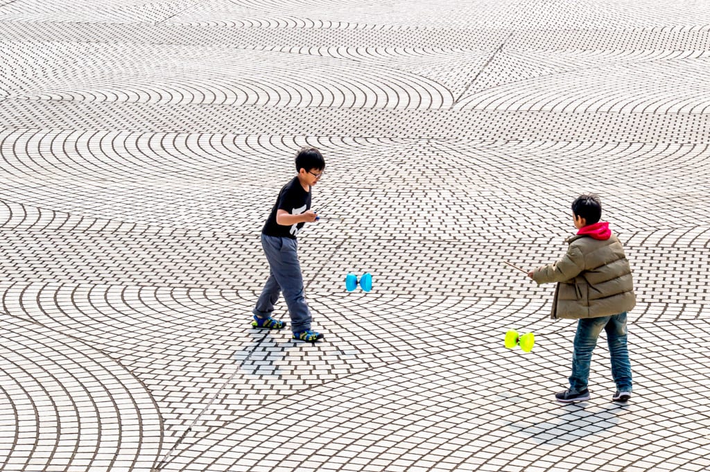 Diaboli spelende Kinderen in Taipei