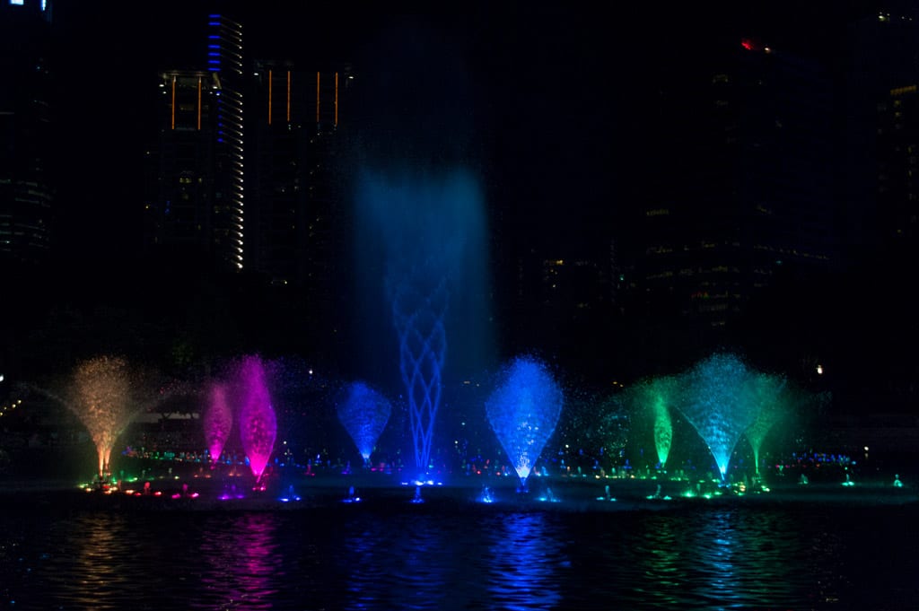 Lake Symphony Water Fountain Show