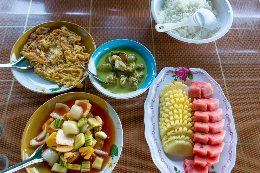 Lunch bij Khao Sok Lake