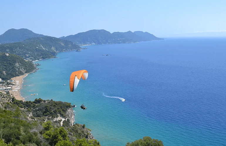 Paragliden op Corfu
