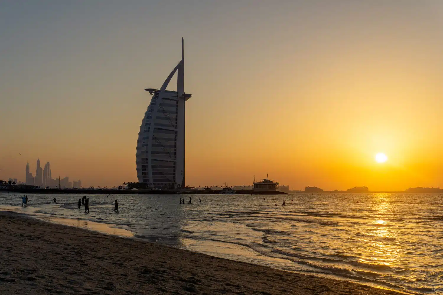 Doen in Dubai - Sunset Beach