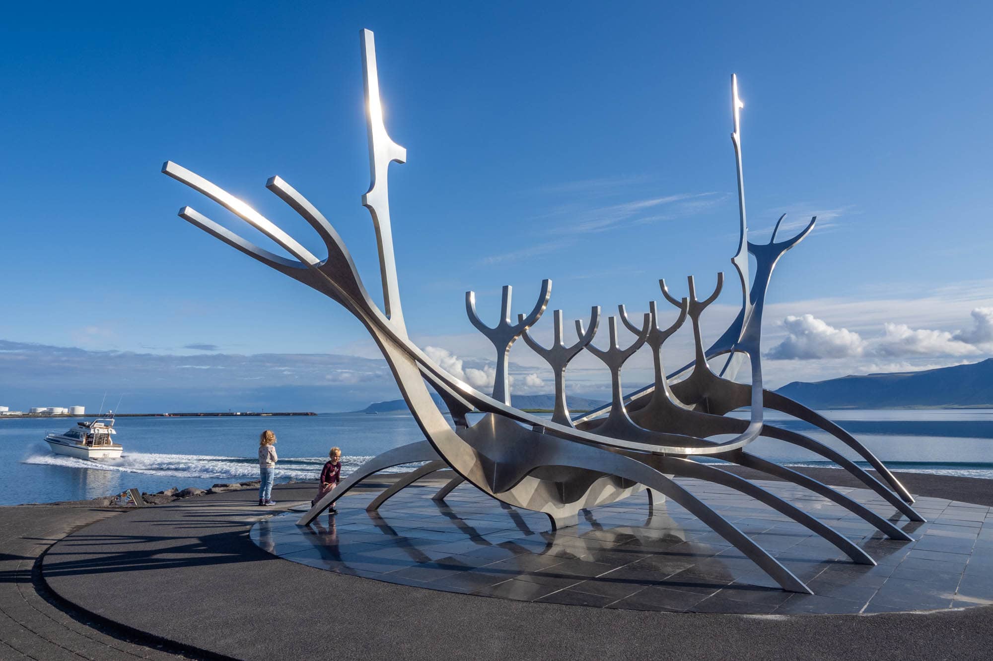 Doen in Reykjavik - Sun Voyager