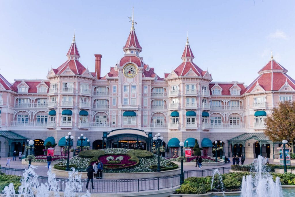 Goedkoop naar Disneyland Parijs: de beste tips en aanbiedingen - Reisgenie