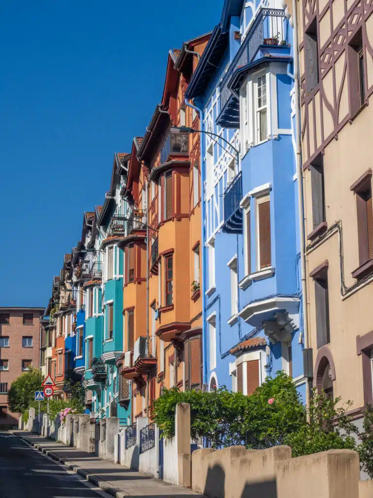 Doen in Bilbao- Kleurrijk Notting Hill