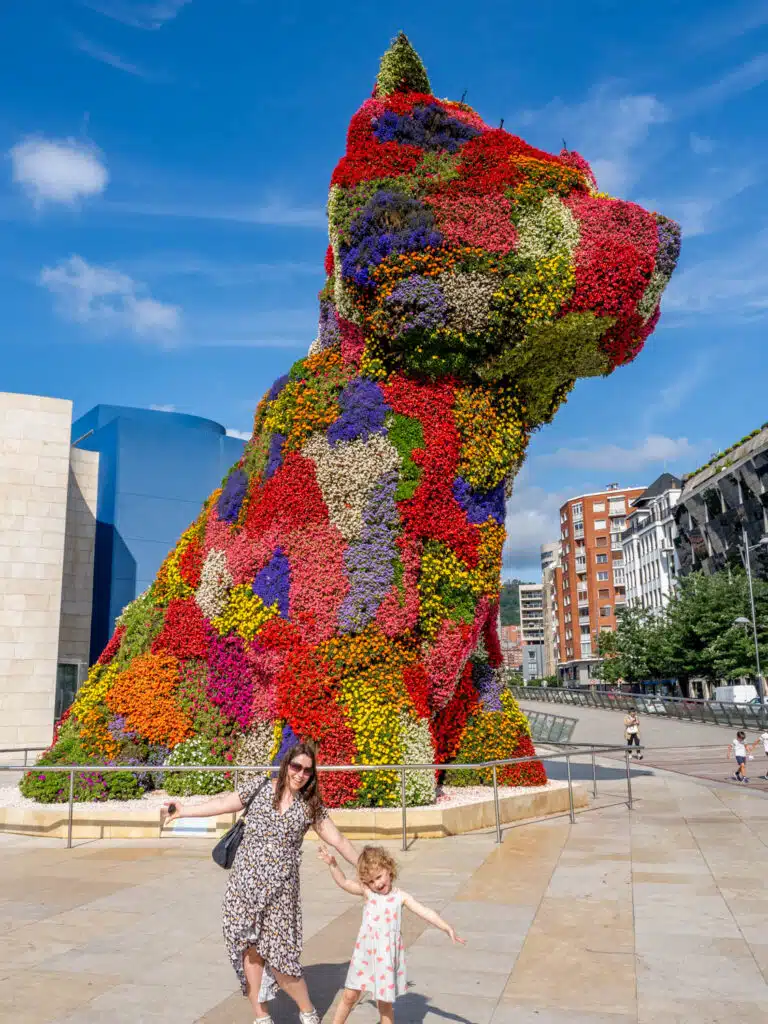 Doen in Bilbao - Puppy van bloemen