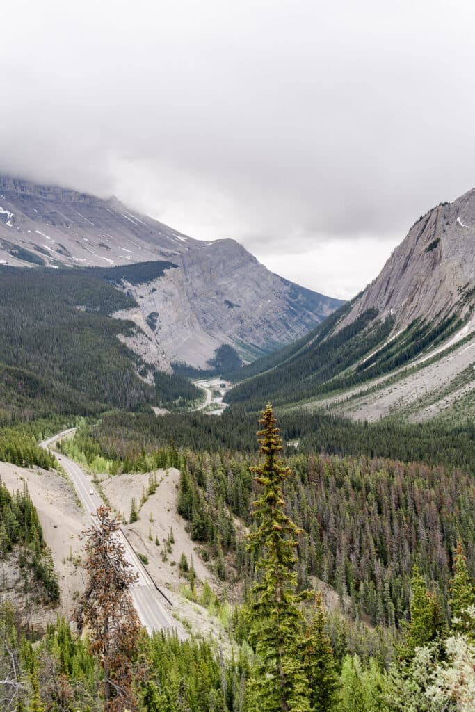 Big Bend Viewpoint Icefields Parkway