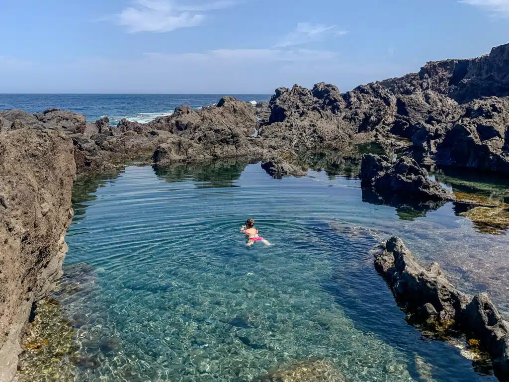 Wat te doen op Tenerife - zwemmen in een natural pool