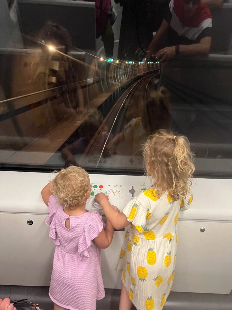 Kopenhagen met kinderen - metro besturen