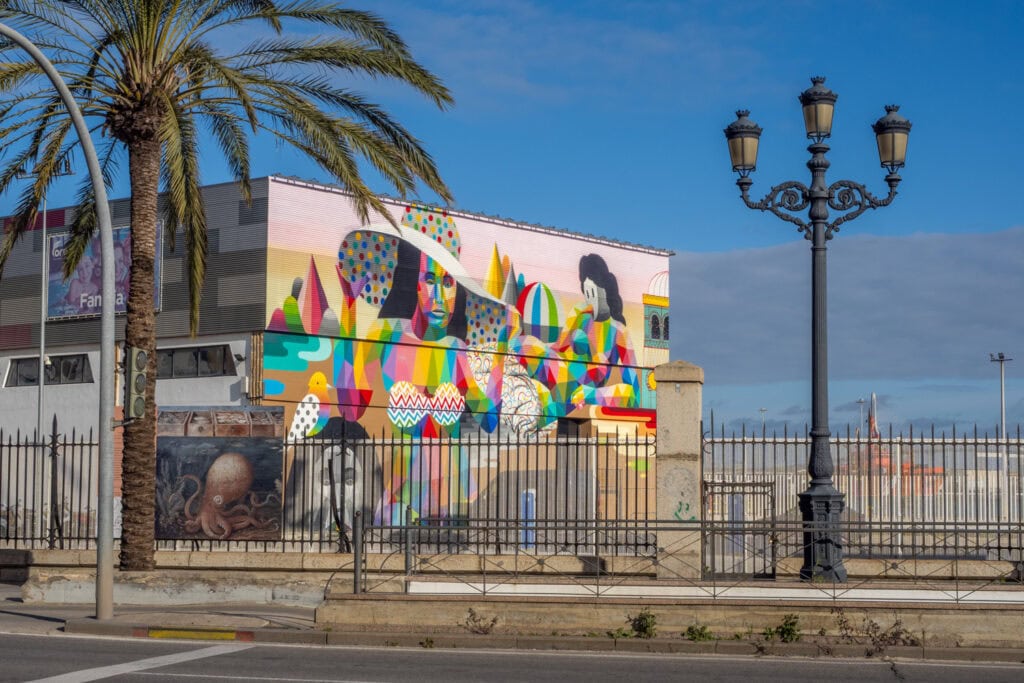Doen in Cádiz - Plaza de España & mural