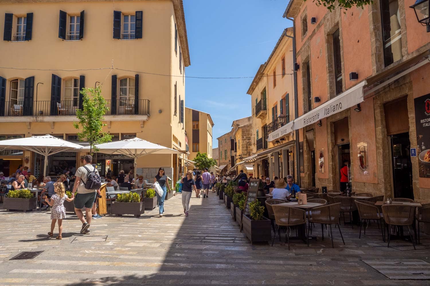 Doen in Alcúdia - Plaça de la Constitució