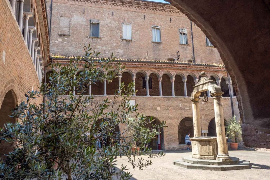 Doen in Bologna - Basilica Santuario Santo Stefano