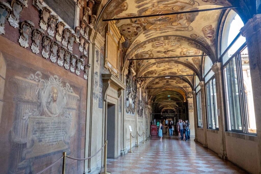 Doen in Bologna - Biblioteca Comunale dell'Archiginnasio