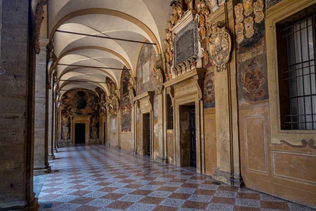 Doen in Bologna - Biblioteca Comunale dell'Archiginnasio