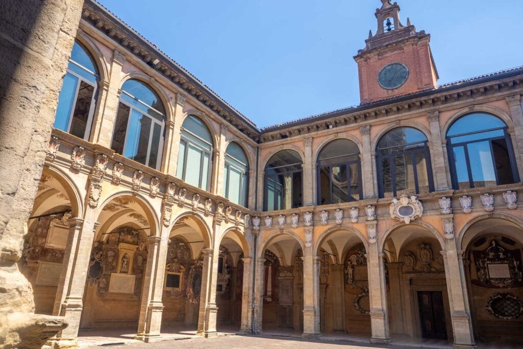 Doen in Bologna - Biblioteca Comunale dell'Archiginnasio