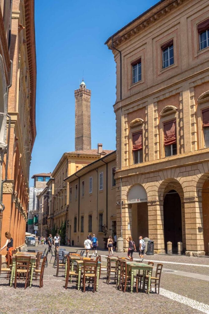 Doen in Bologna - Piazza Santo Stefano
