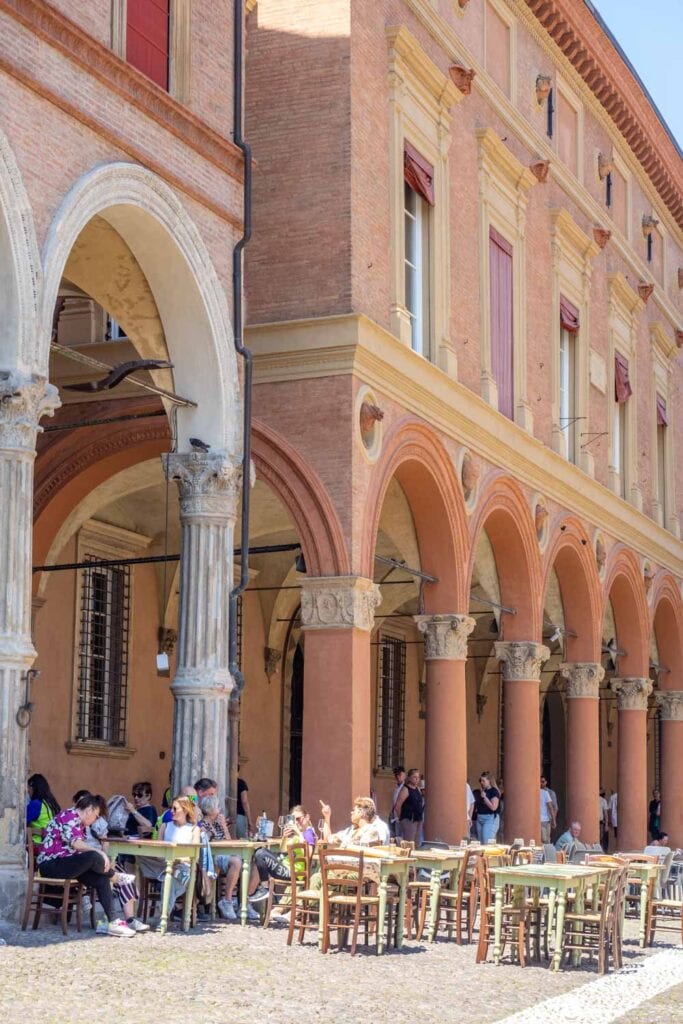 Doen in Bologna - Piazza Santo Stefano