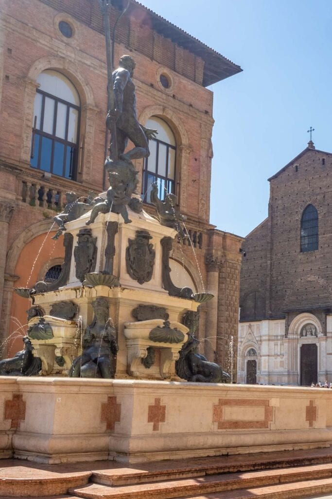 Doen in Bologna - Piazza del Nettuno