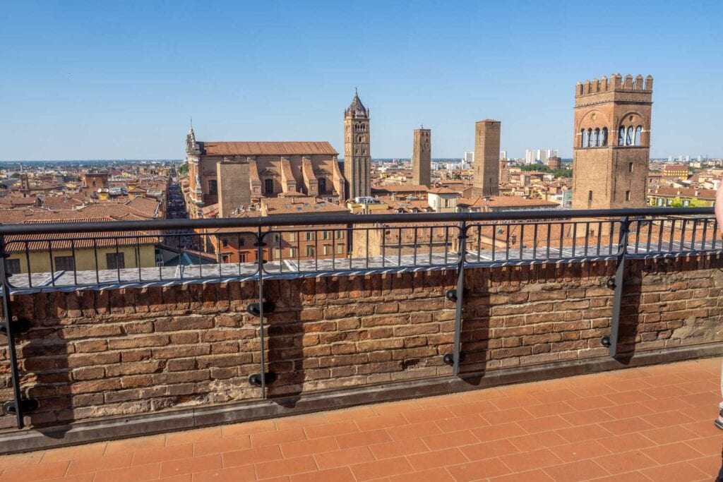 Doen in Bologna - Torre dell'Orologio