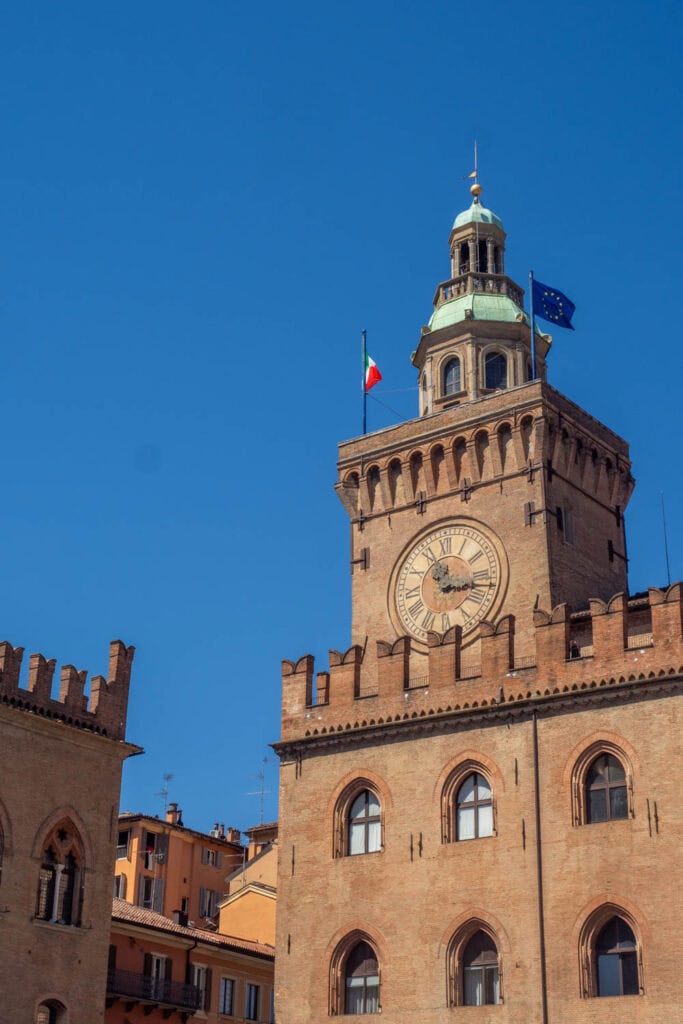 Doen in Bologna - Torre dell'Orologio