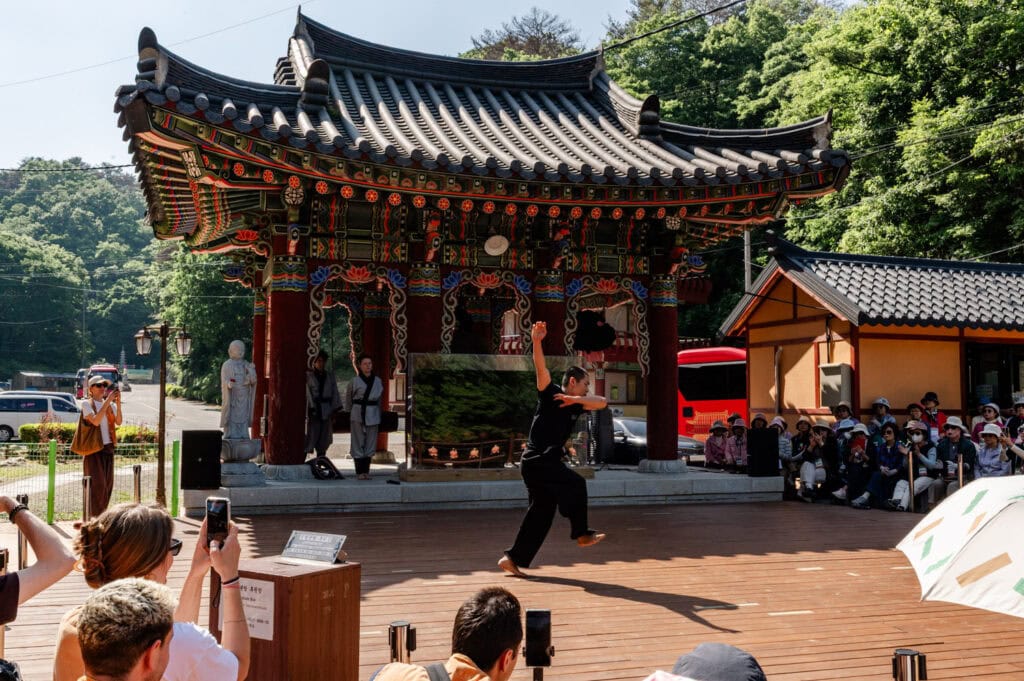 Seonmudo demonstratie in Golgulsa Tempel