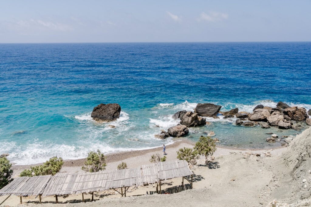 Wat te doen op Karpathos - Under the trees
