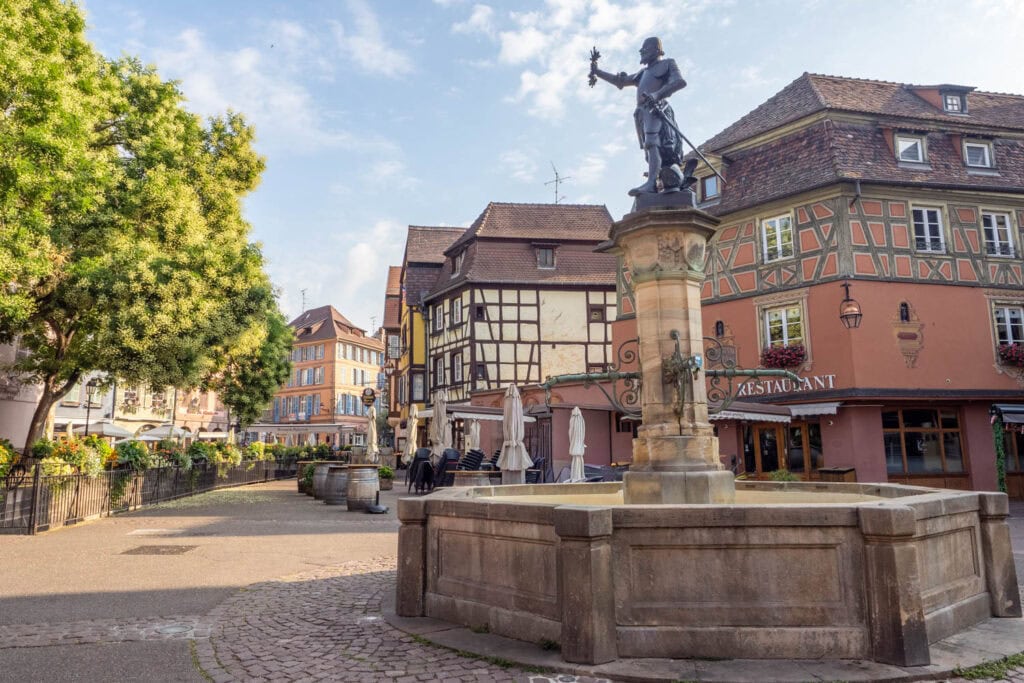 Colmar - Fontaine Schwendi op Place de l'Ancienne Douane