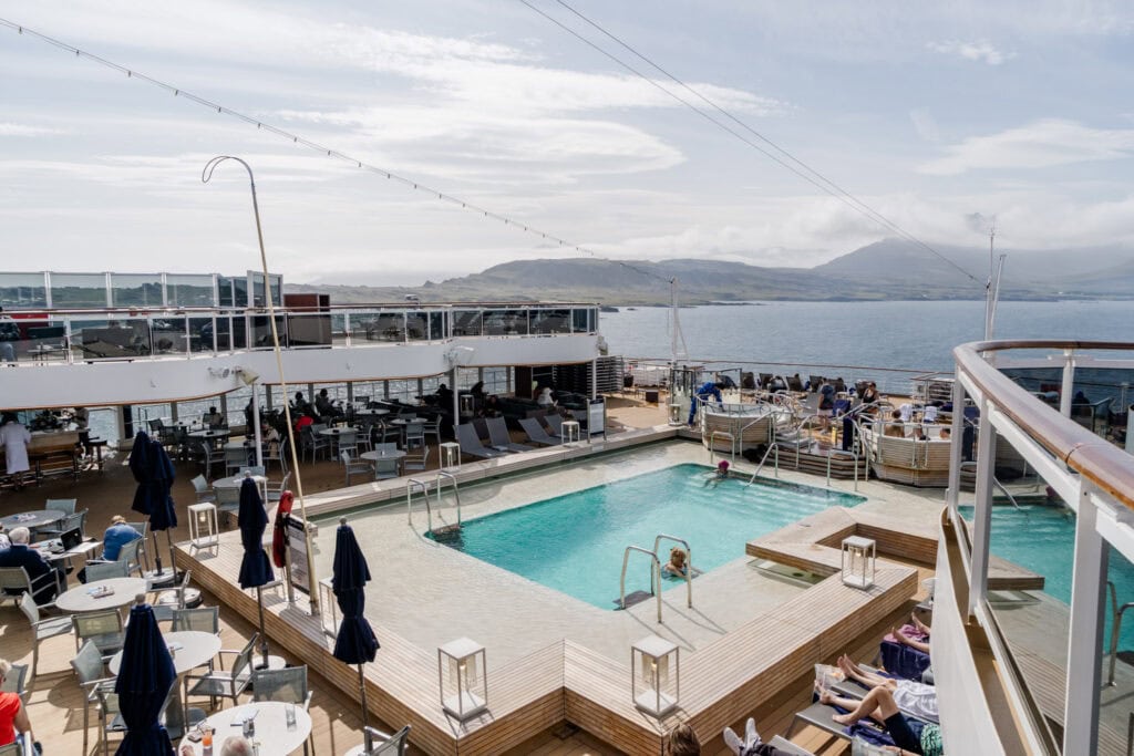 Zwembad op de Rotterdam Holland America Line