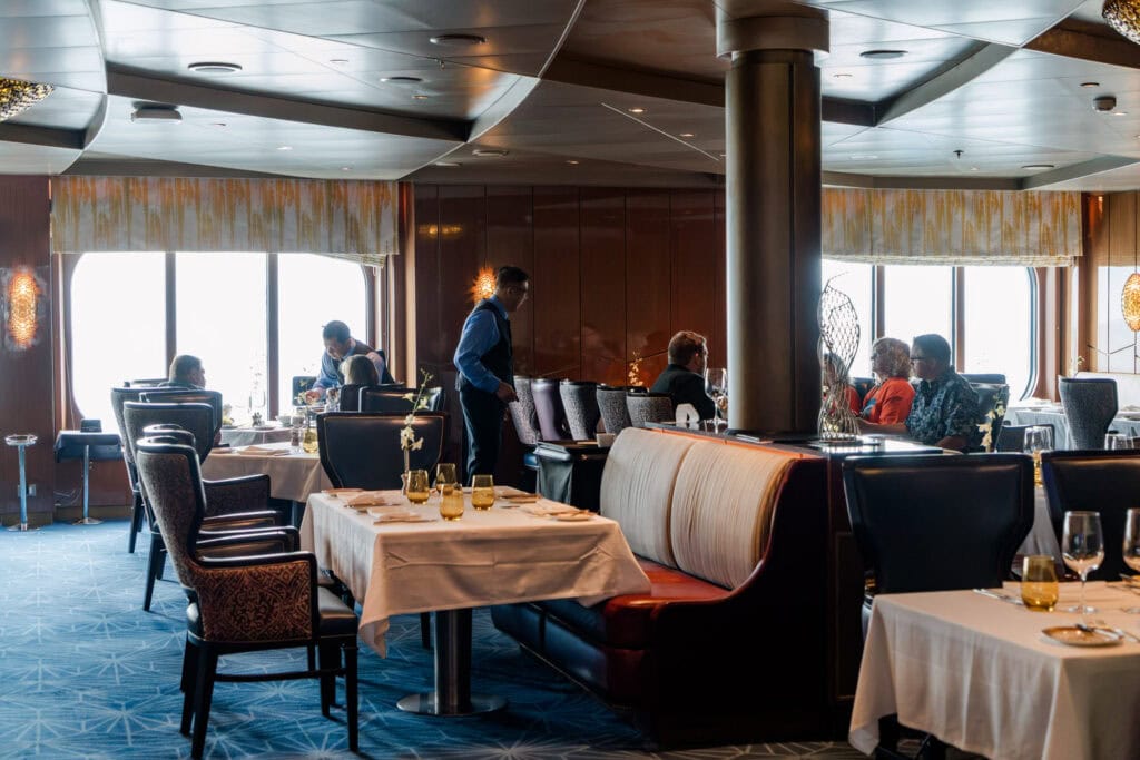 Pinnacle Restaurant HAL