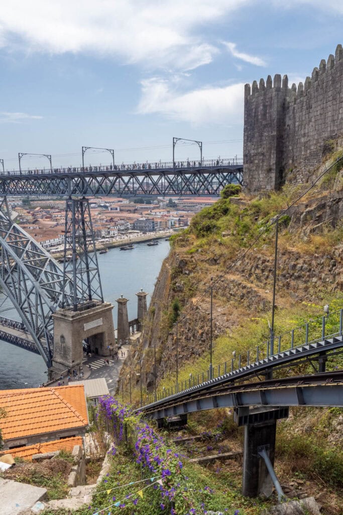 Doen in Porto - Escadas dos Guindais & Guindalense