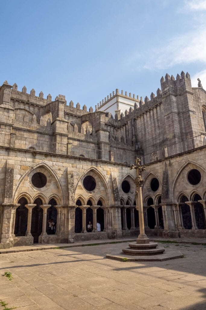 Doen in Porto - Sé kathedraal
