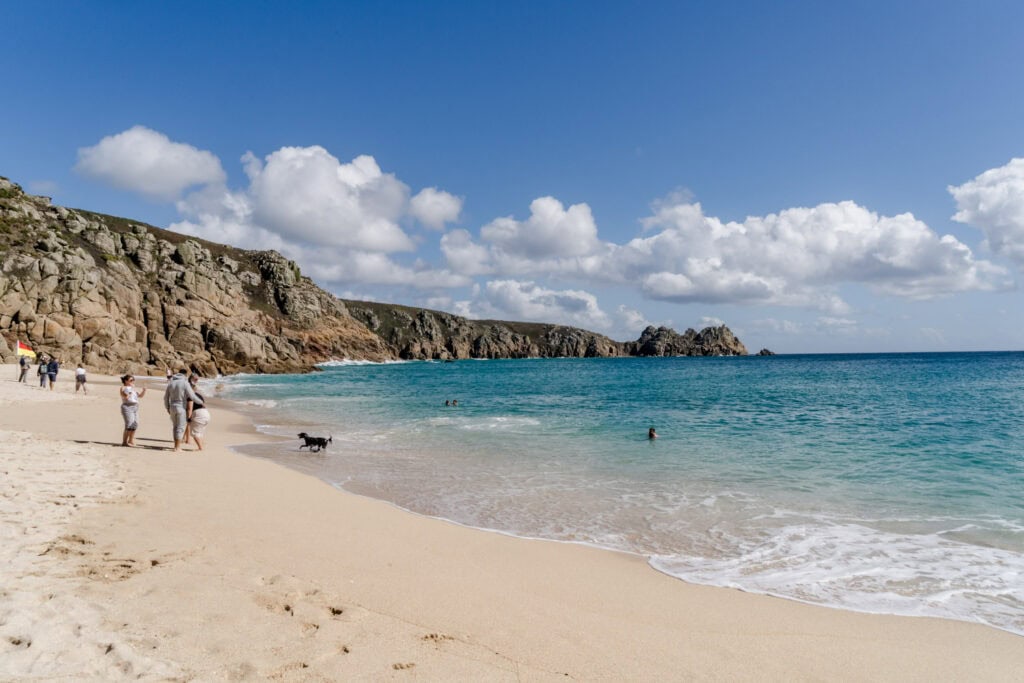 Mooiste plekken Cornwall - Porthcurno Beach