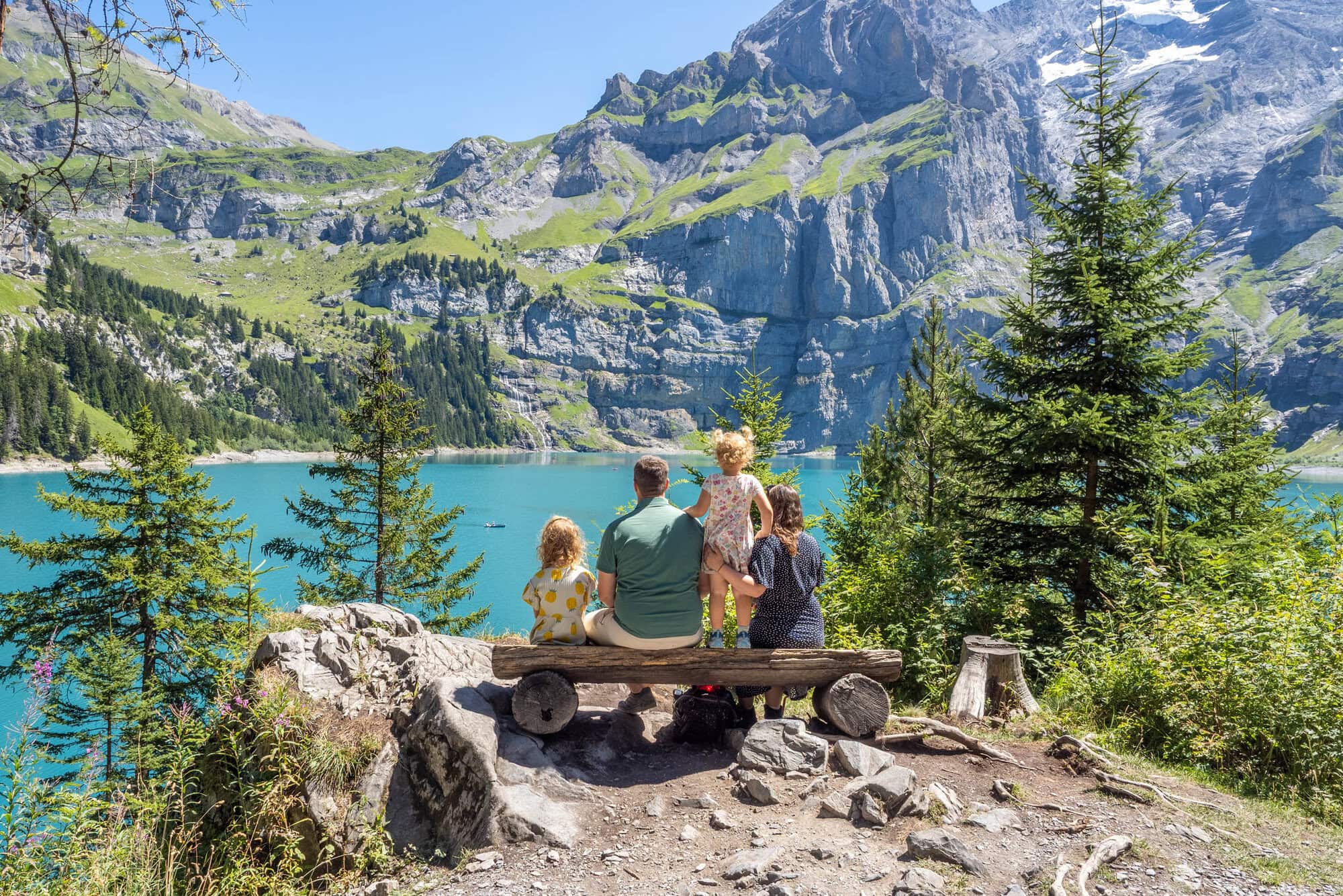 Oeschinensee bankje met uitzicht